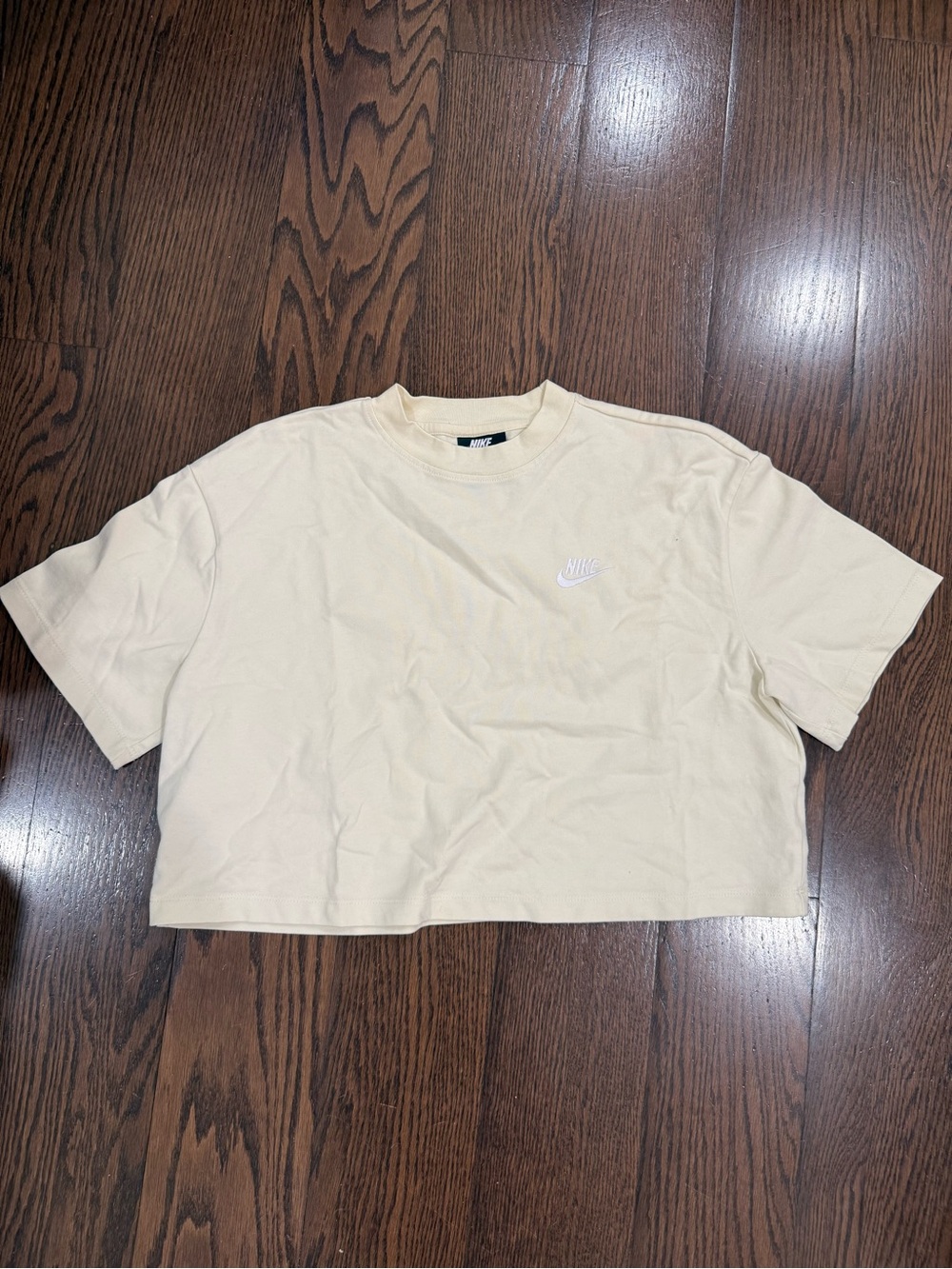 Nike Cropped Crew Tee in Light Cream